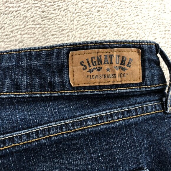 Levis Signature Womens Jean Shorts Size 12 Blue Denim Casual Summer Classic - Picture 12 of 16